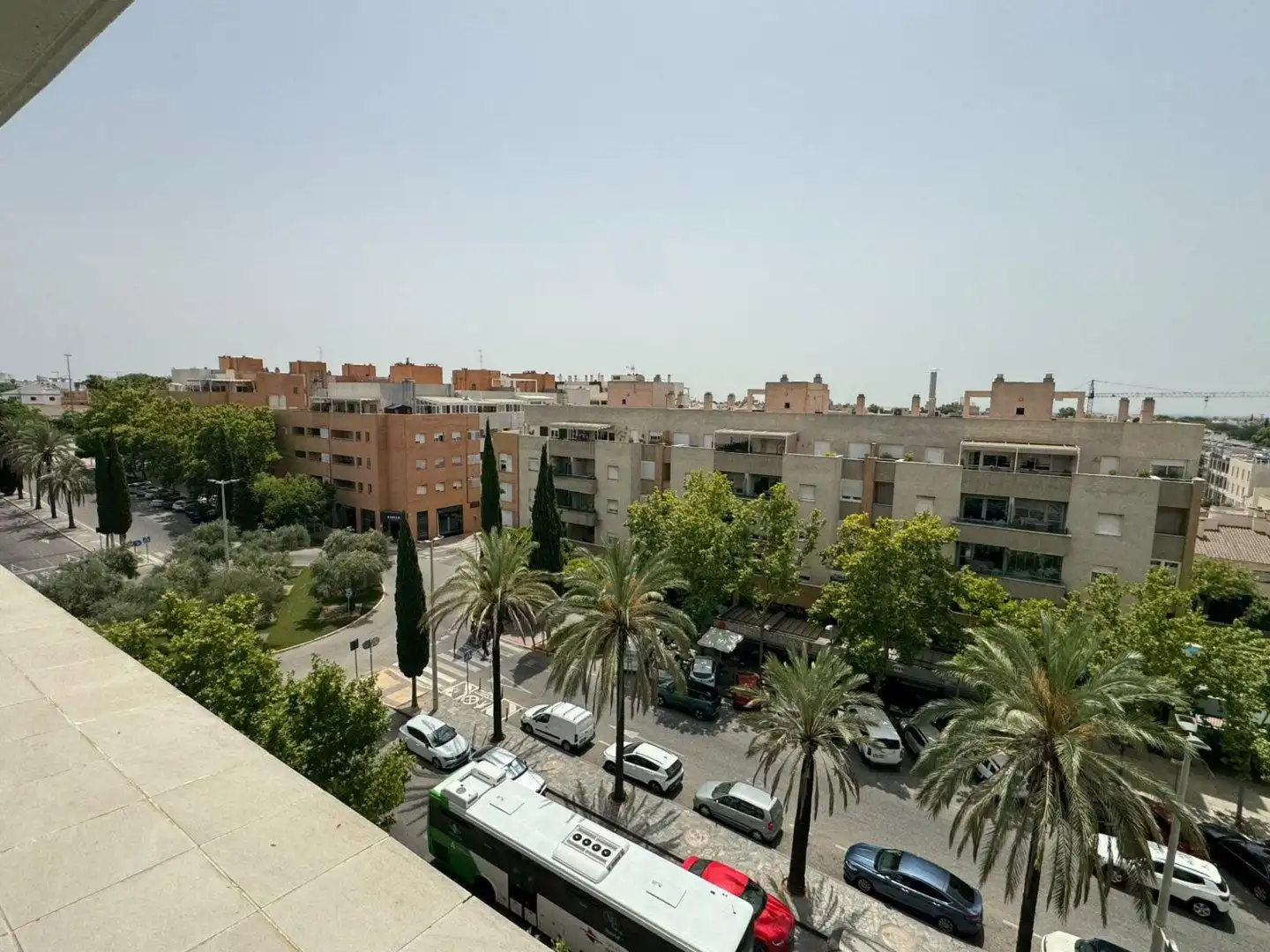 Vista exterior de Àtic en venda en Bormujos amb Aire condicionat, Parquet i Terrassa