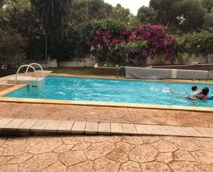 Piscina de Casa o xalet en venda en Chiclana de la Frontera amb Jardí privat, Piscina i Moblat