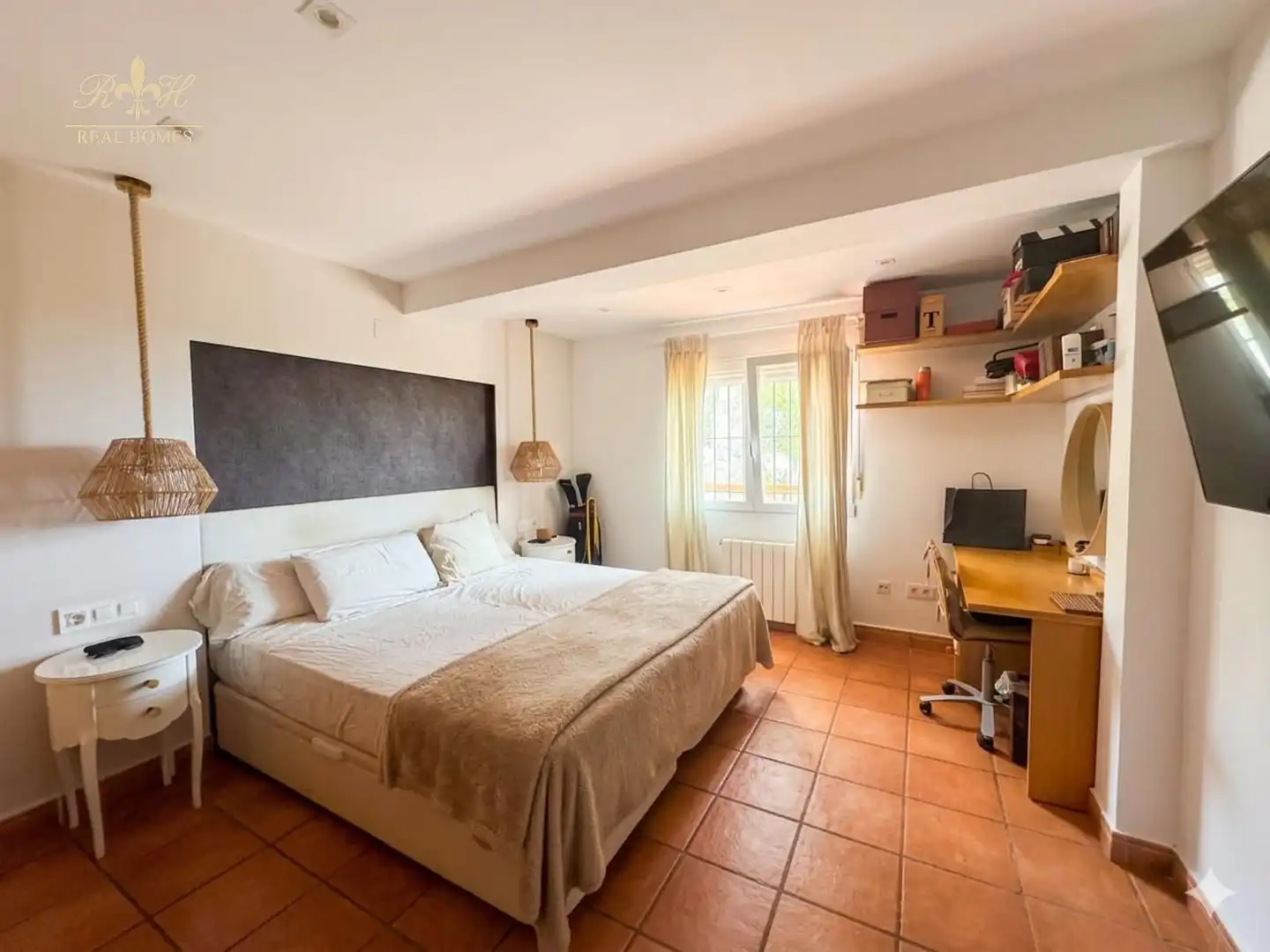 Schlafzimmer von Haus oder Chalet zum Verkauf in L'Alfàs del Pi mit Klimaanlage und Schwimmbad