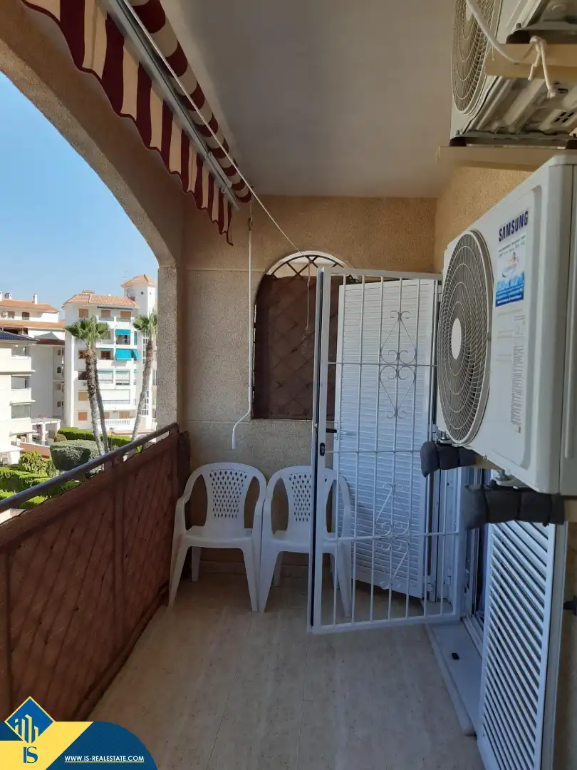 Piso con balcón en venta en Los Balcones - Los Altos