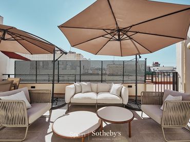 Apartament amb ascensor en venda a Calle de Espartinas