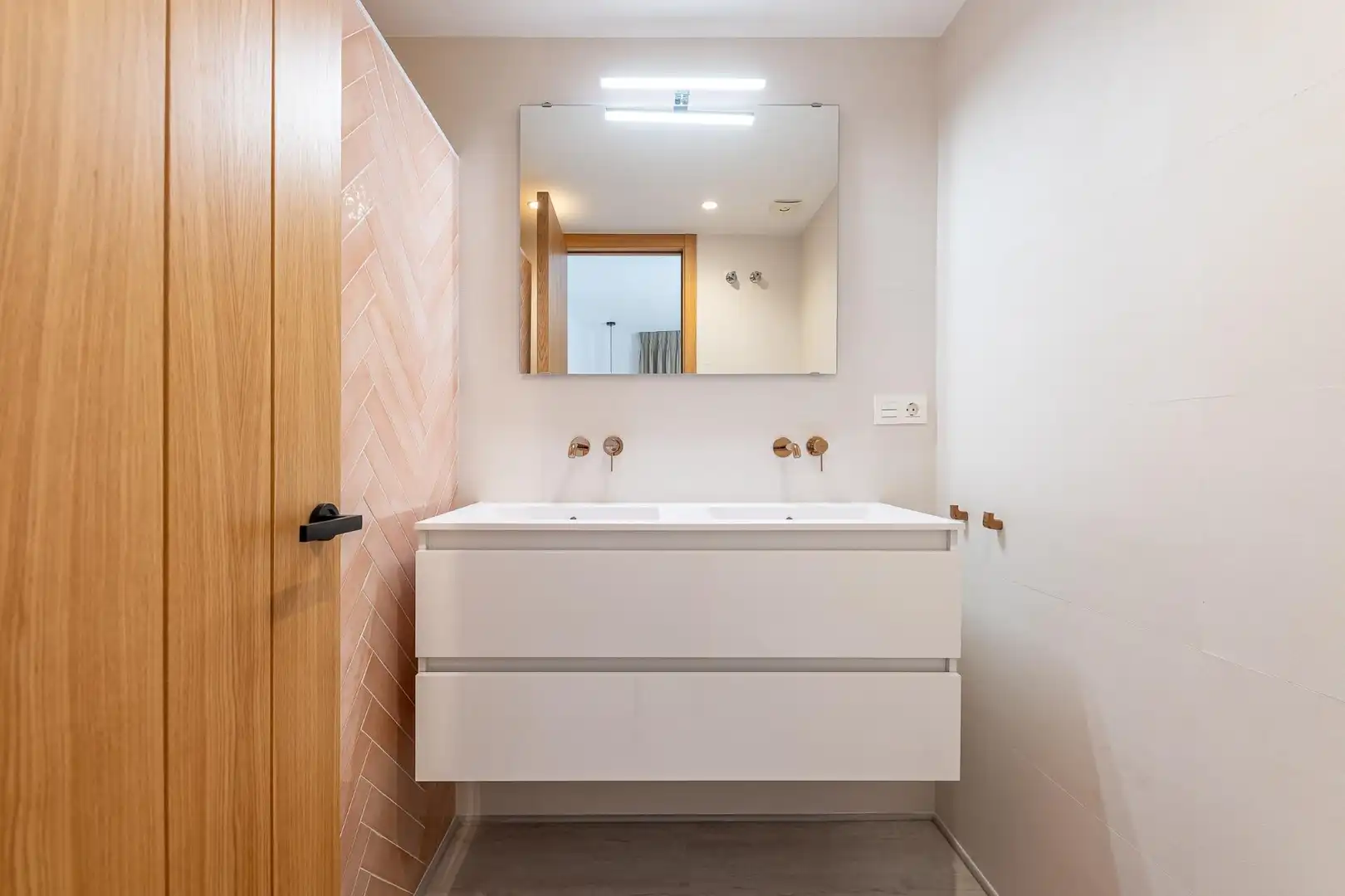 Baño de Apartamento en venta en Torremolinos con Aire acondicionado, Calefacción y Terraza