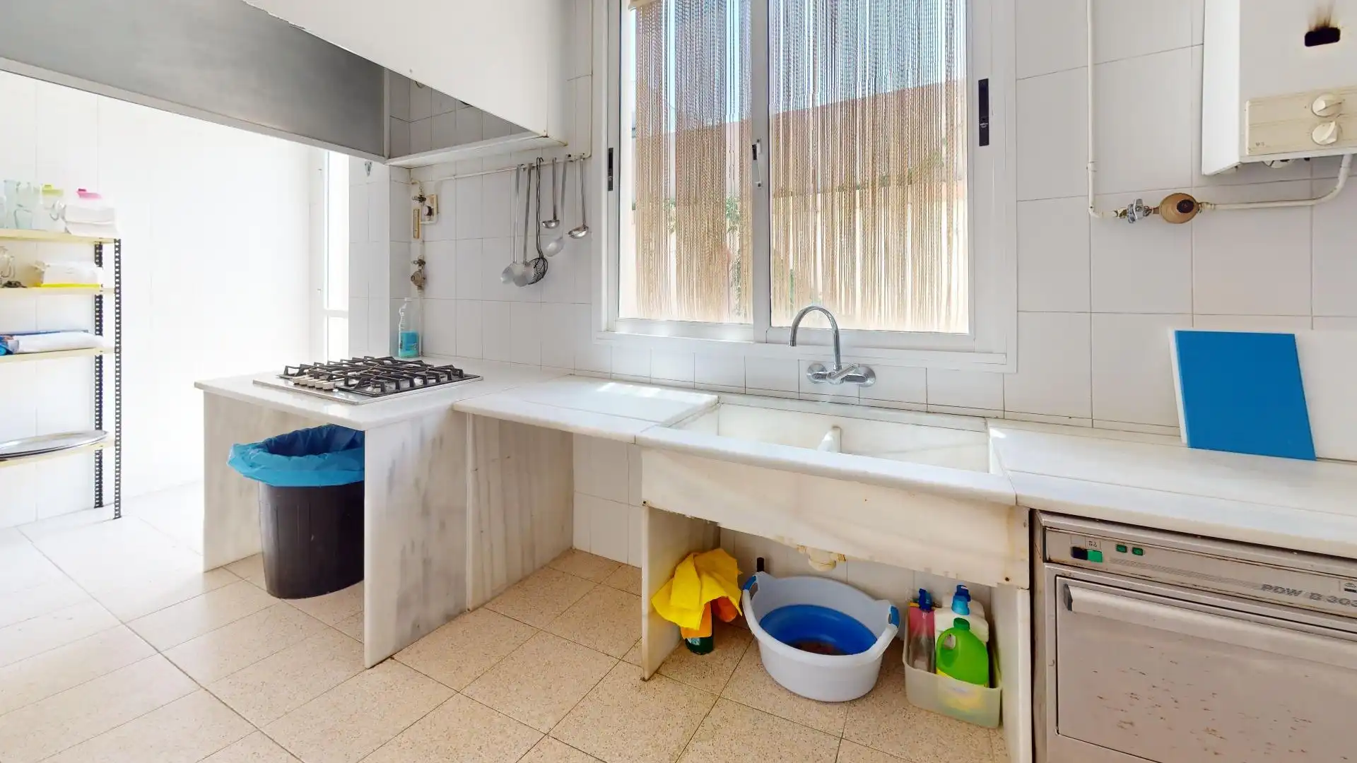 Kitchen of Detached homes for sale in Fontanars dels Alforins