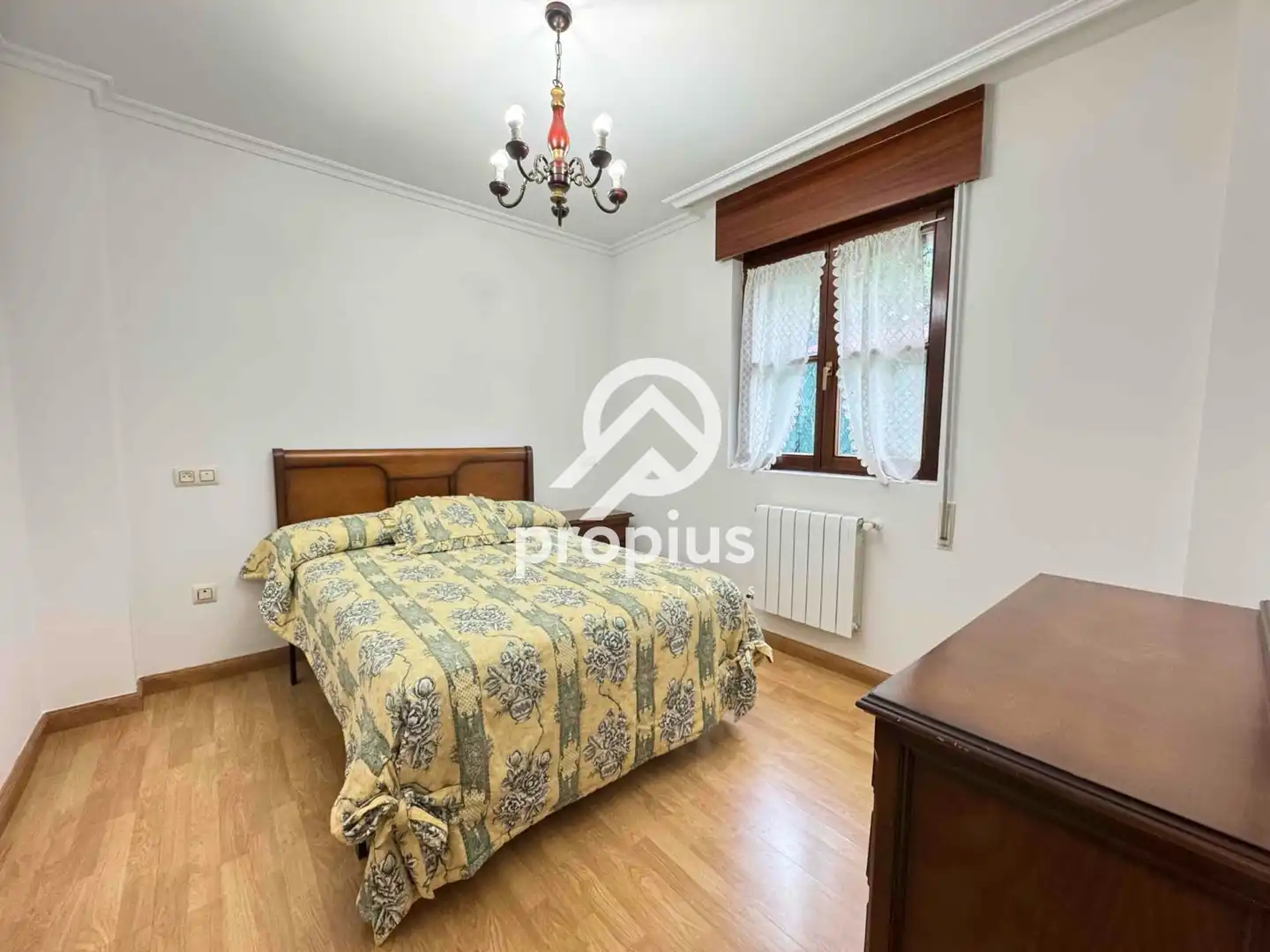 Habitación de Casa adosada en venta en Piloña con Calefacción, Jardín privado y Parquet