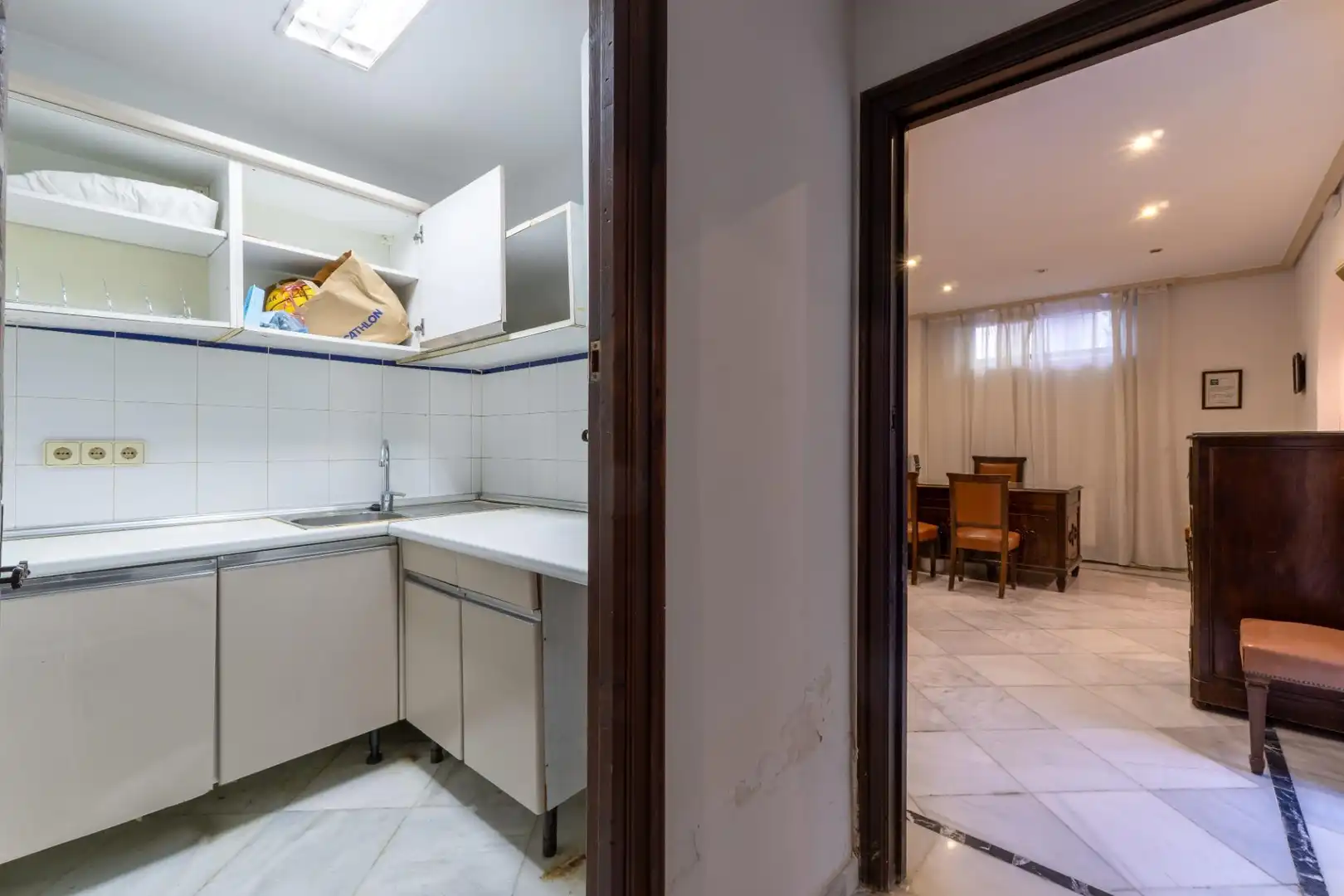Cuina de Casa o xalet en venda en Córdoba amb Aire condicionat, Calefacció i Jardí privat