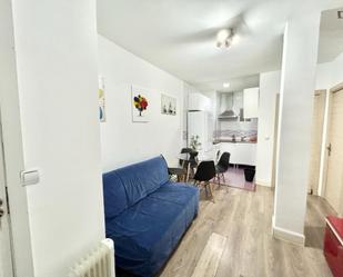 Bedroom of Apartment to rent in  Madrid Capital  with Furnished, Washing machine and Microwave