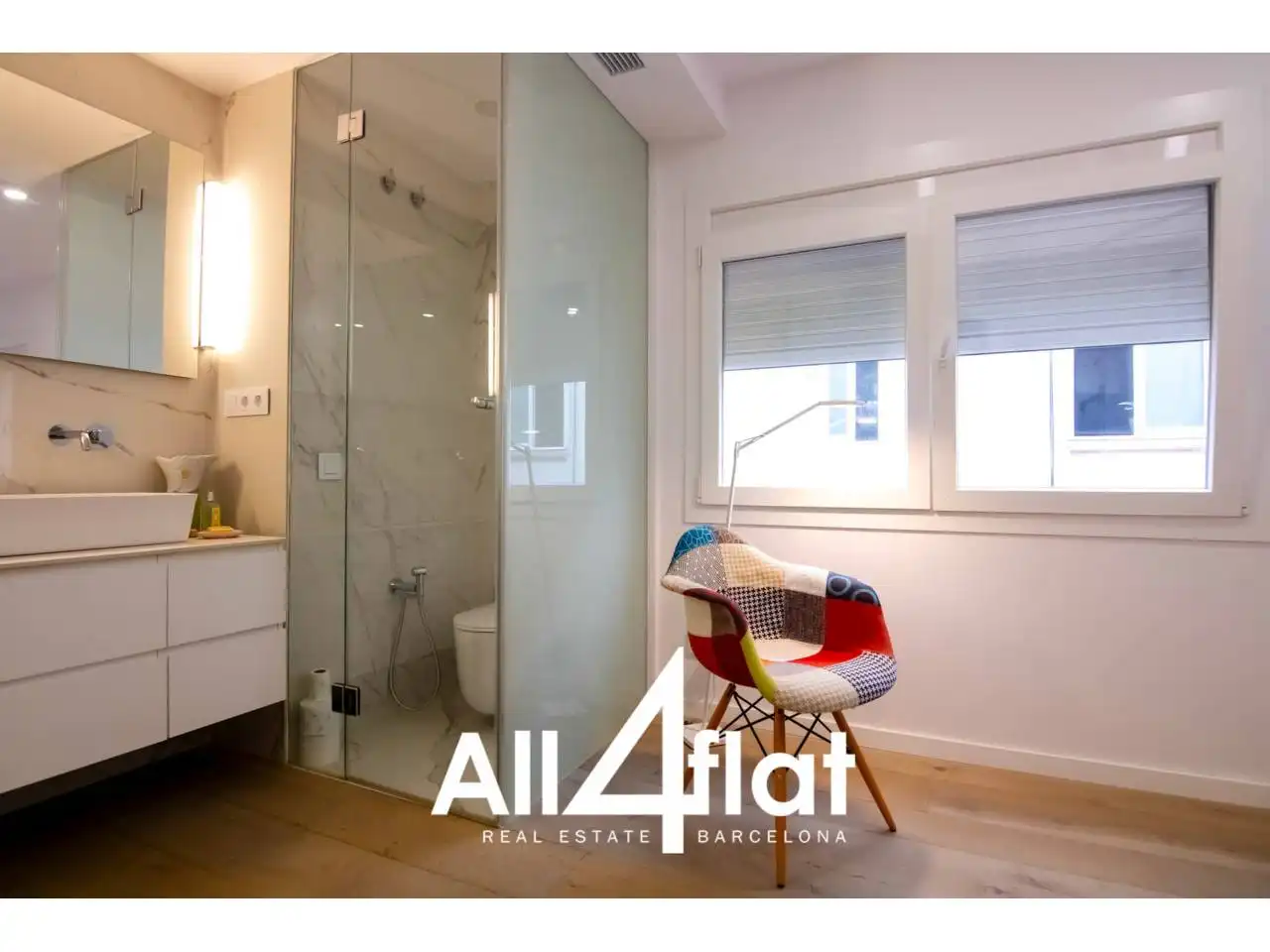 Bathroom of Attic for rent in Barcelona  with Air Conditioner, Heating and Parquet flooring