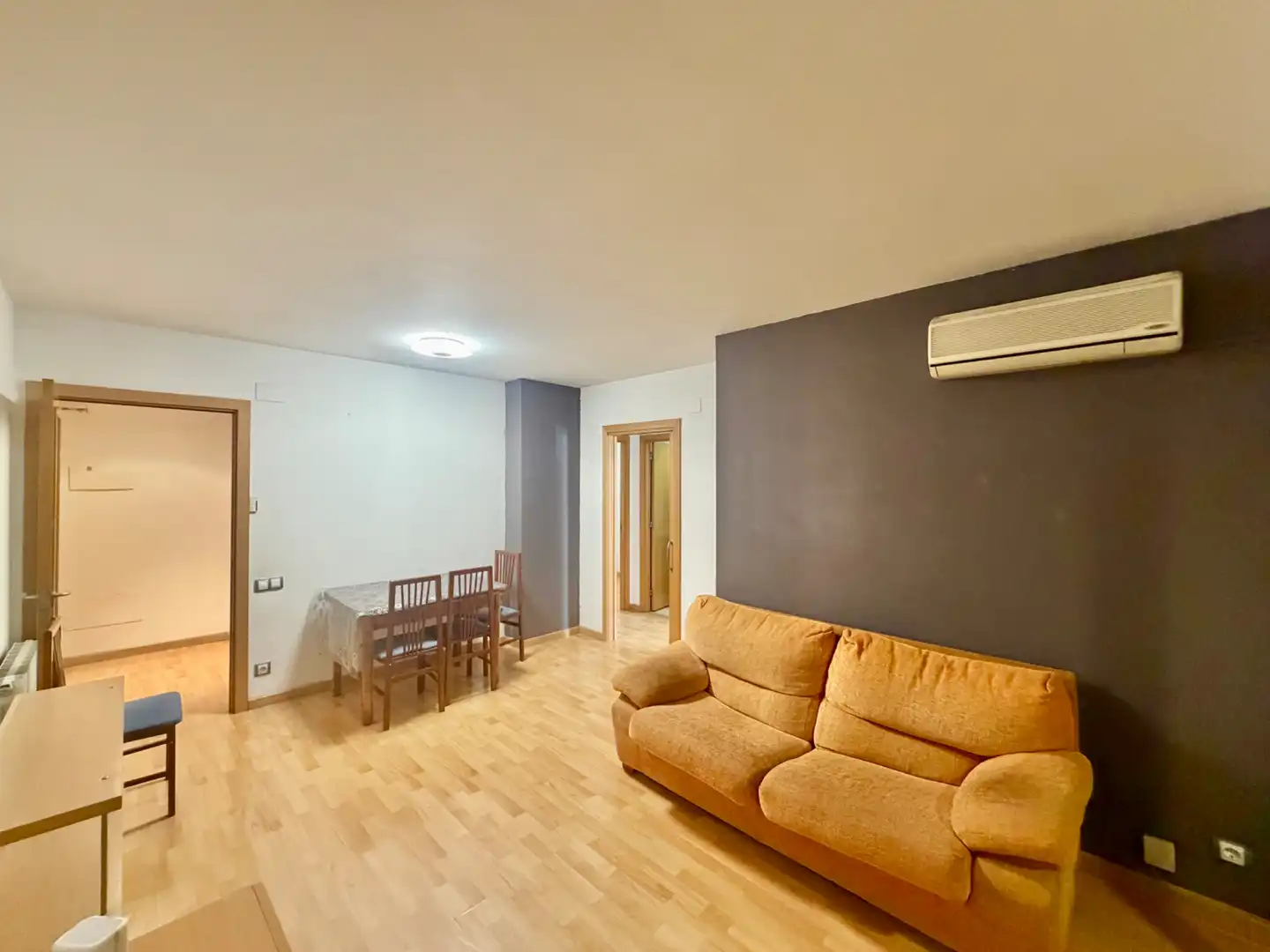 Sala de estar de Piso en venta en L'Arboç con Aire acondicionado, Calefacción y Parquet
