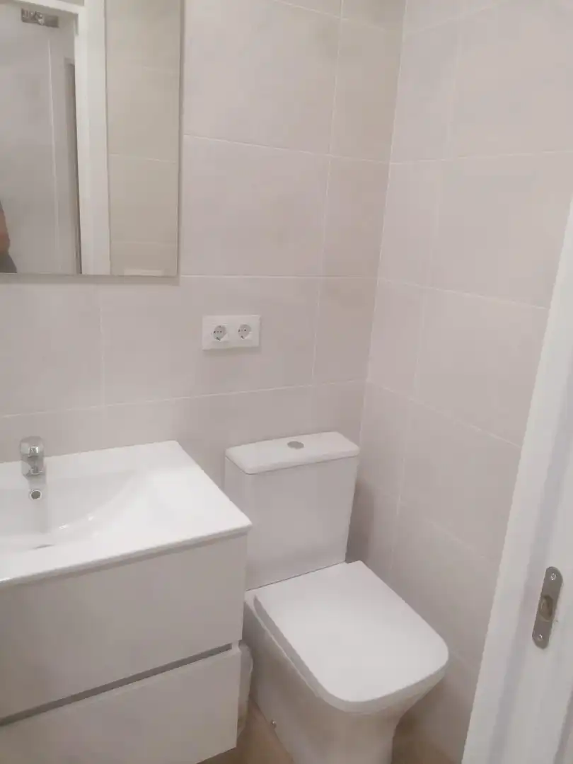 Badezimmer von Erdgeschoss zur Miete in Sevilla