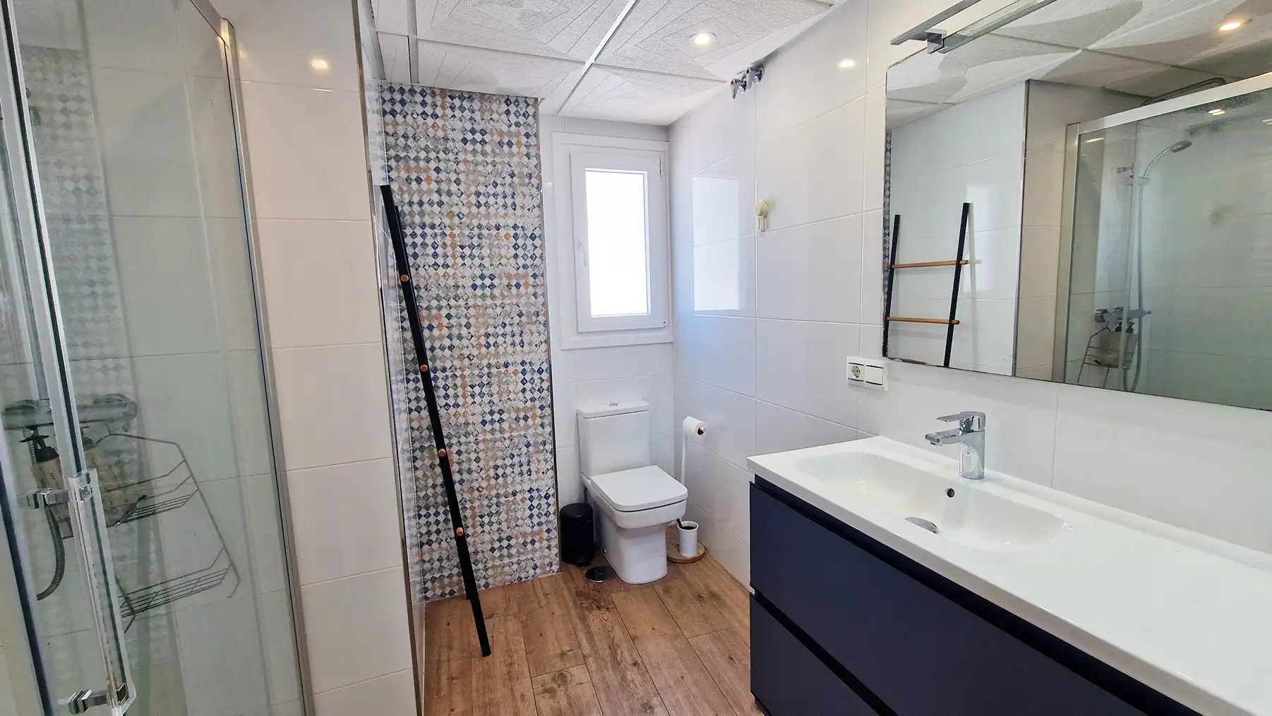 Bathroom of Attic for sale in Málaga  with Air Conditioner, Terrace and Furnished