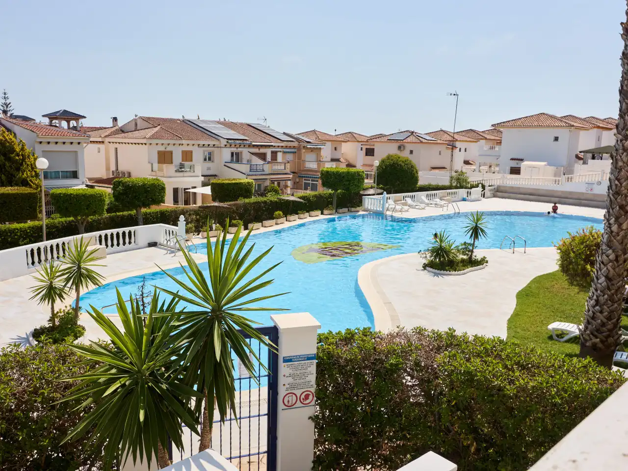 Piscina de Apartament en venda en Torrevieja amb Aire condicionat, Calefacció i Terrassa
