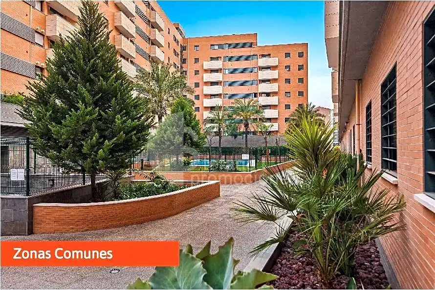Vista exterior de Àtic en venda en Málaga amb Aire condicionat, Calefacció i Terrassa