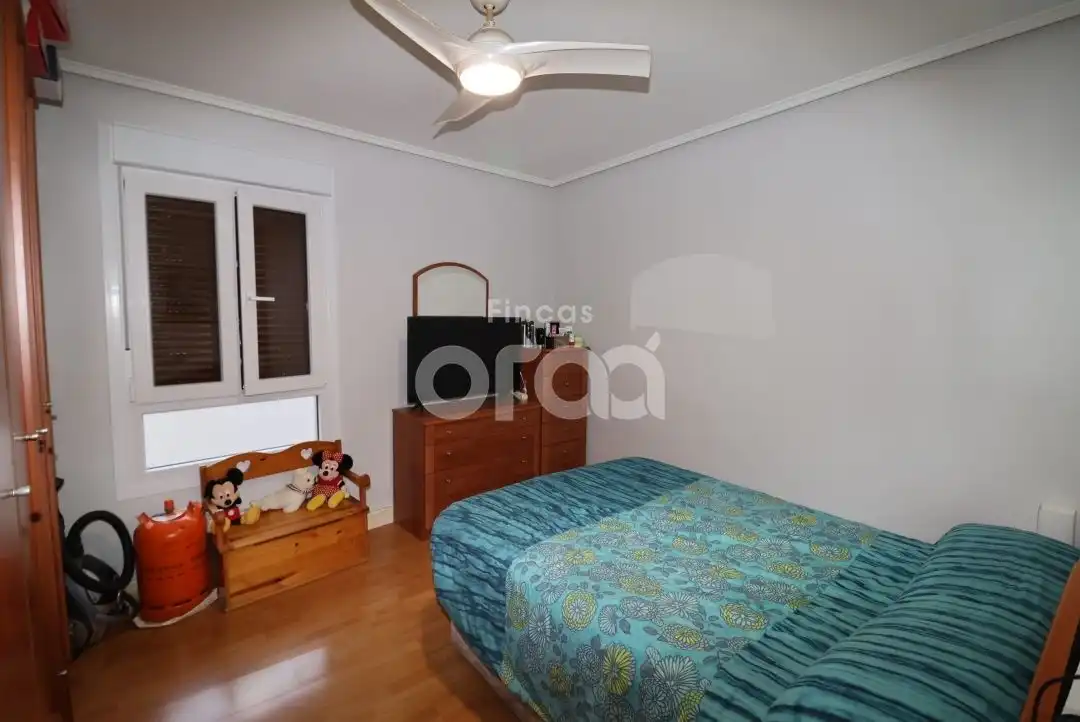 Bedroom of Flat for sale in Santurtzi   with Parquet flooring, Furnished and Balcony
