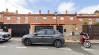 Vista exterior de Casa adosada en venda en Huétor Vega amb Jardí privat i Balcó