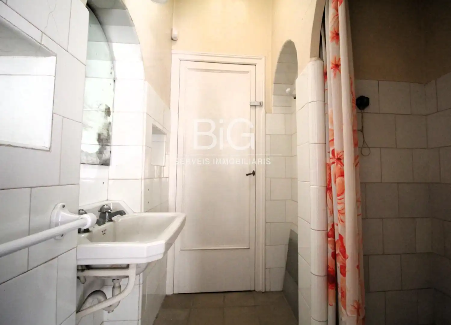 Baño de Ático en venta en Mataró con Calefacción, Terraza y Trastero