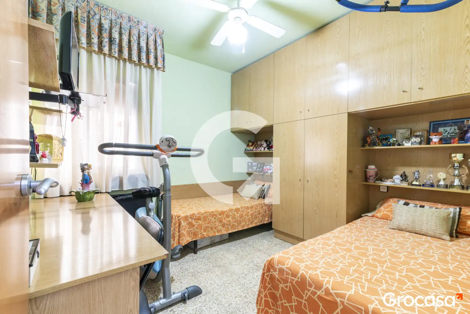 Schlafzimmer von Wohnung zum Verkauf in Sant Joan Despí mit Klimaanlage, Heizung und Balkon