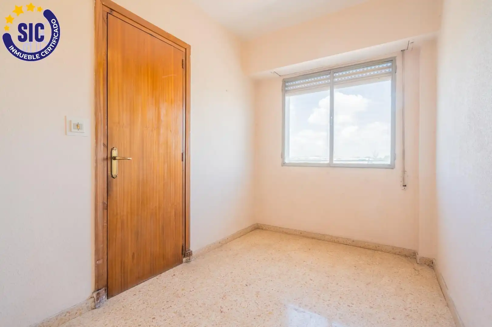 Schlafzimmer von Wohnung zum Verkauf in Xirivella mit Balkon