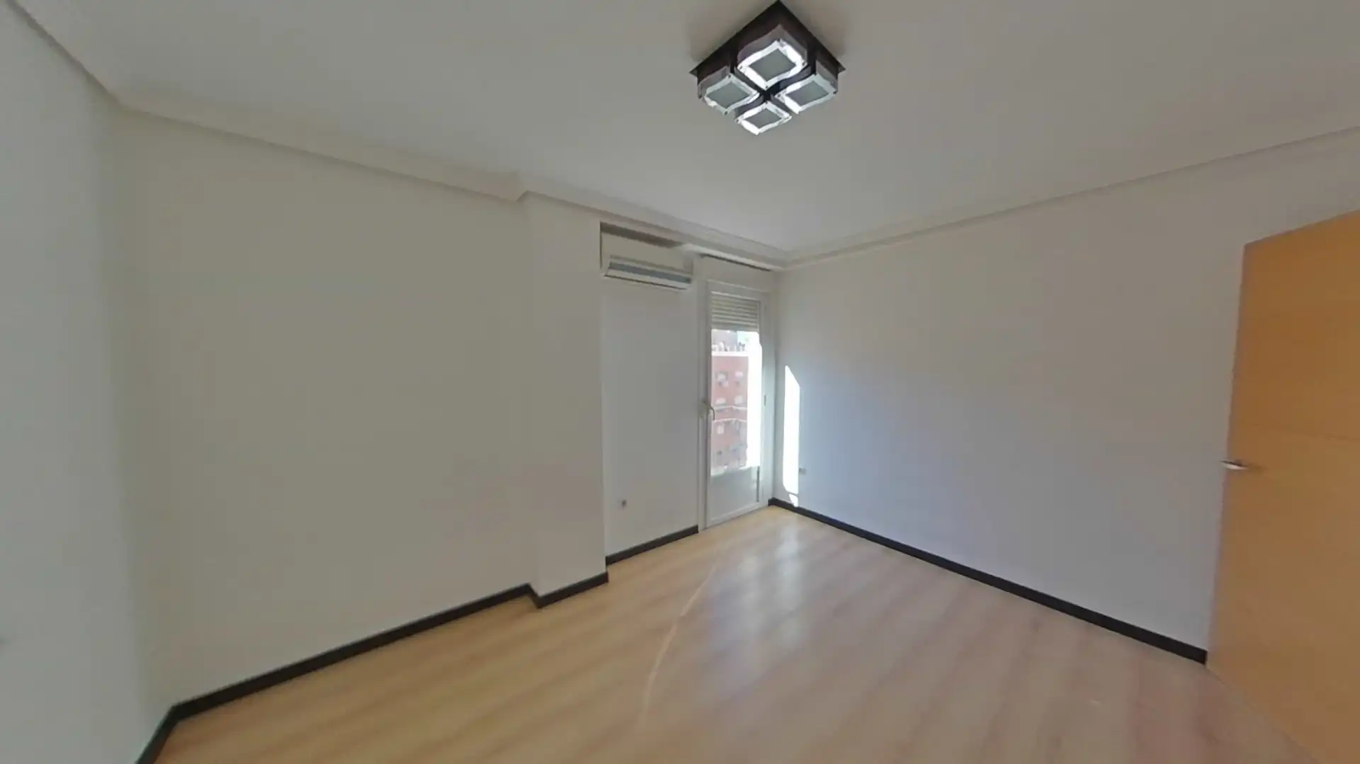 Piso en venta en Linares