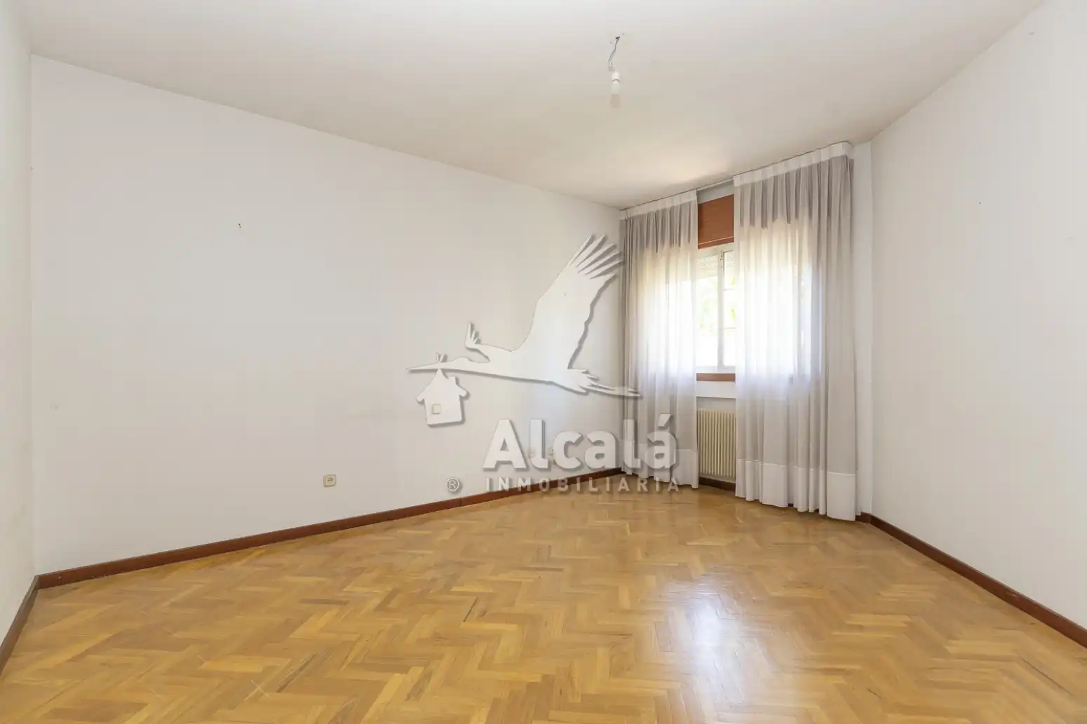 Habitación de Casa adosada en venta en Villalbilla con Aire acondicionado, Calefacción y Parquet