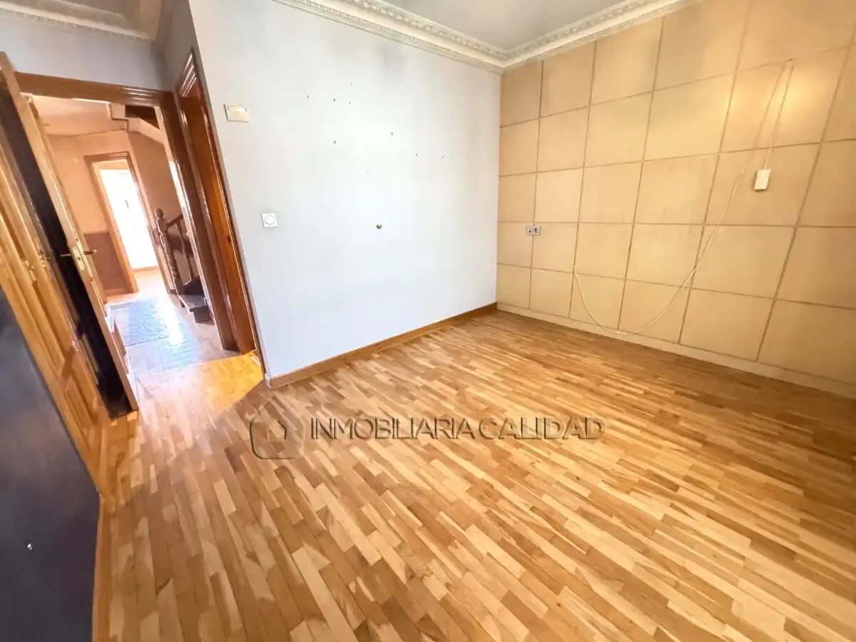 Houses for sale in Burgos  with Heating