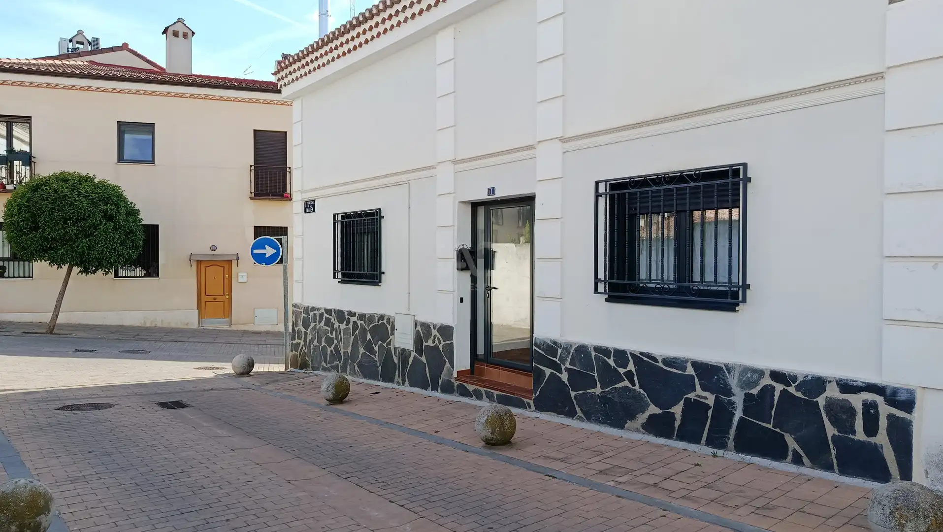Exterior view of Houses for sale in Meco  with Air Conditioner, Heating and Terrace