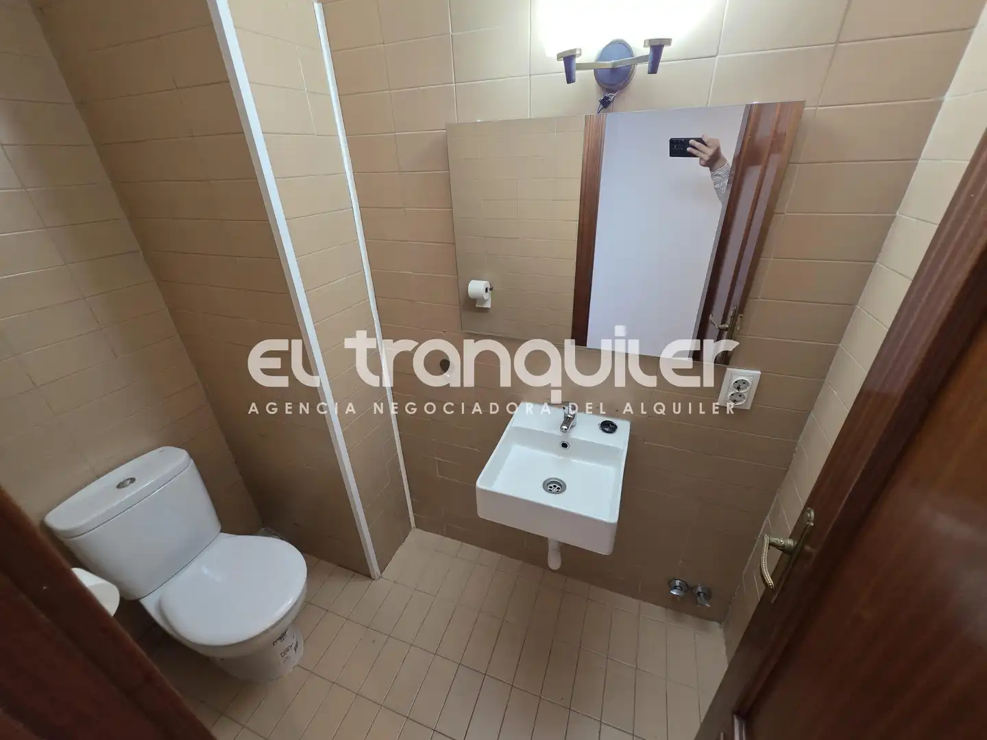 Bathroom of Flat for rent in Madrid  with Parquet flooring, Terrace and Furnished