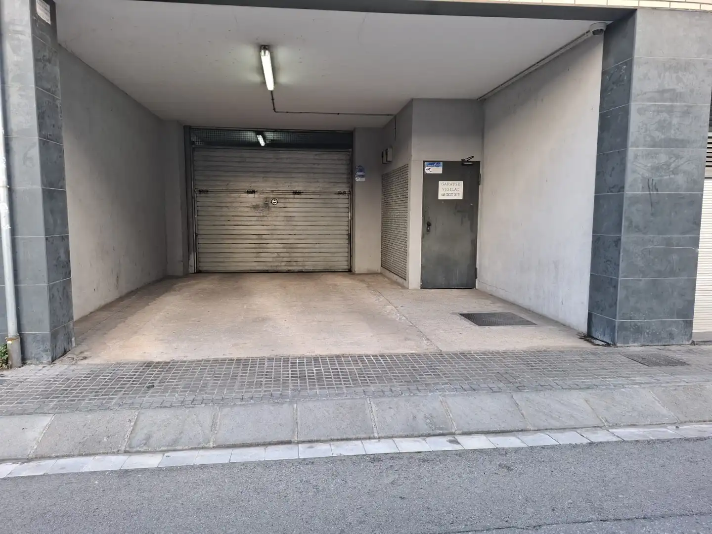 Doppelparkplatz mit Aufzug zum Verkauf in Carrer de la Pau 29
