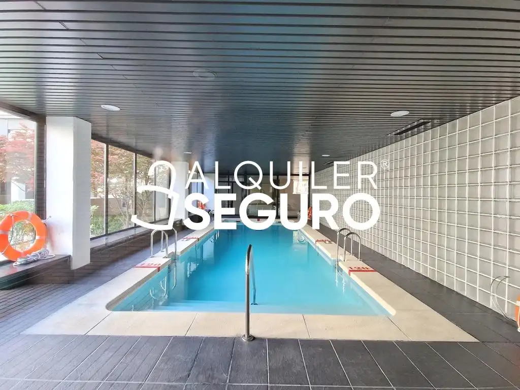 Schwimmbecken von Wohnung zur Miete in Madrid mit Klimaanlage, Heizung und Abstellraum