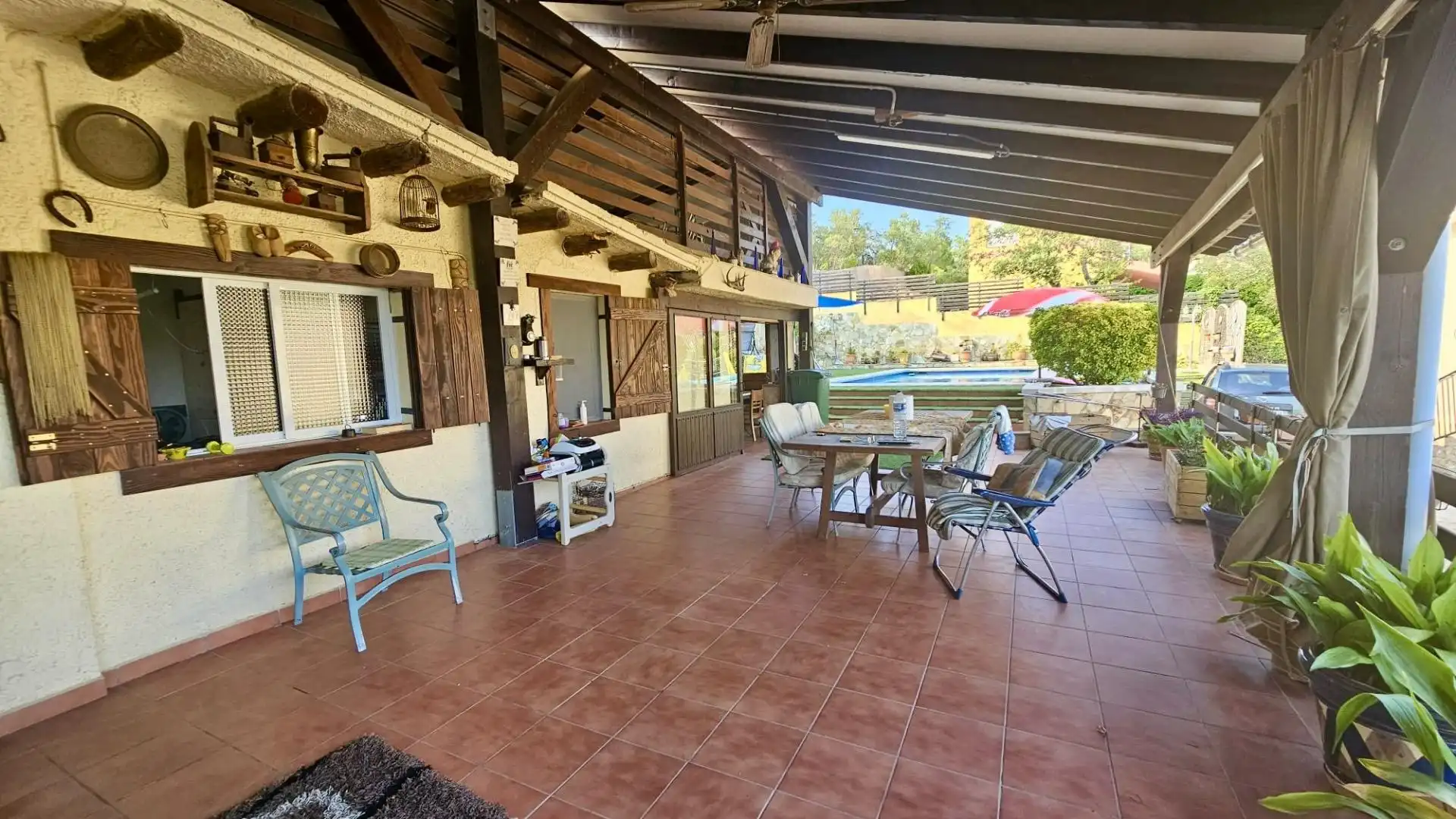 Casa amb terrassa en venda a Aiguaviva Parc