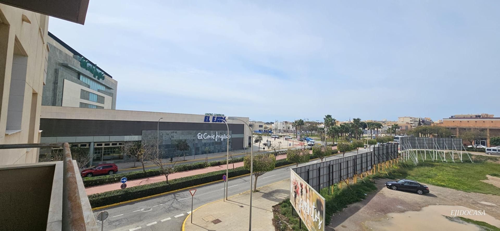 Vista exterior de Pis en venda en El Ejido amb Terrassa