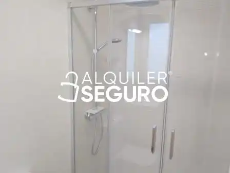 Bany de Pis de lloguer en Vitoria - Gasteiz amb Calefacció i Traster