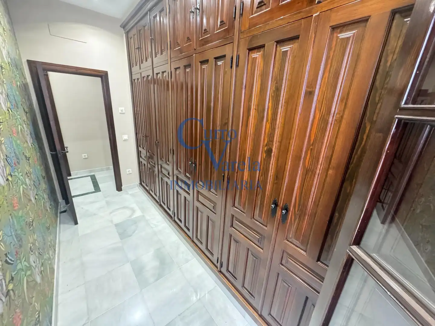 Houses for sale in Dos Hermanas  with Air Conditioner, Heating and Storage room