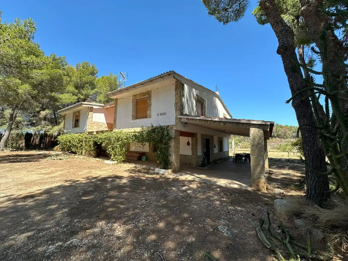 Vista exterior de Casa o xalet en venda en Carlet amb Calefacció, Jardí privat i Terrassa