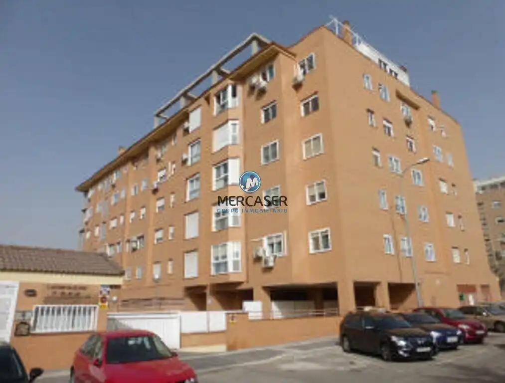 Exterior view of Flat for sale in Valdemoro  with Private garden, Storage room and Community pool