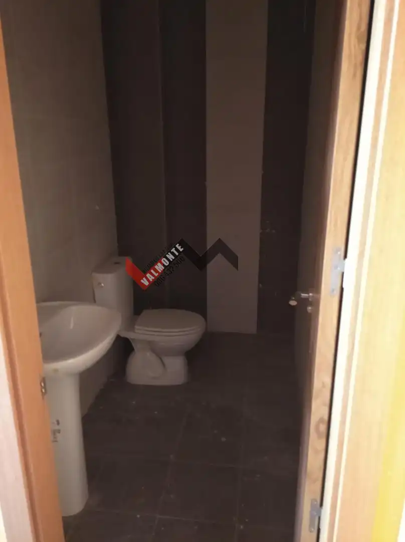 Baño de Casa adosada en venta en El Casar de Escalona con Calefacción y Trastero