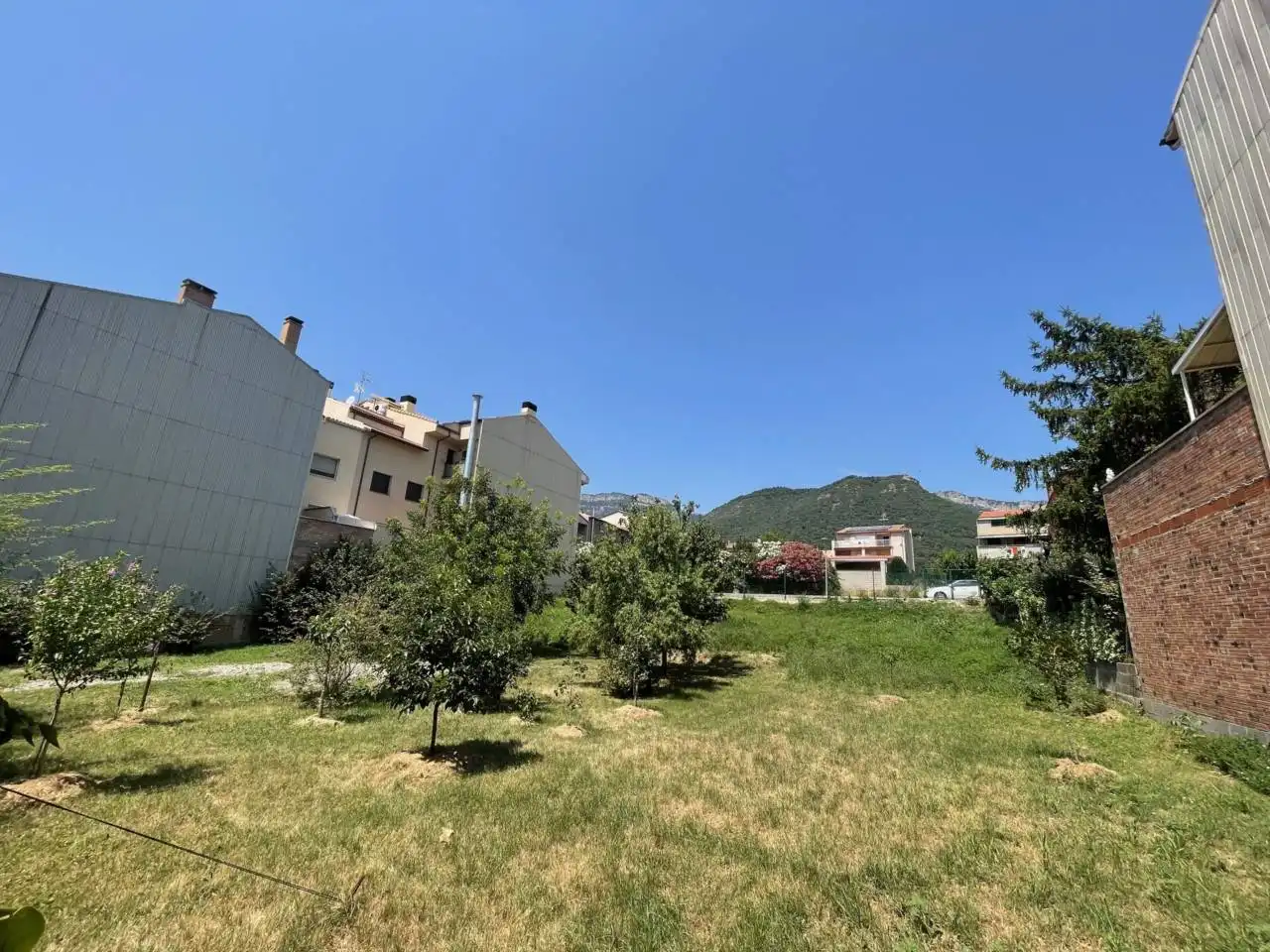Residential zum Verkauf in Avià