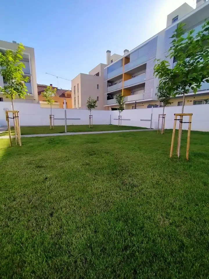 Wohnung zum Verkauf in Zaragoza mit Klimaanlage, Heizung und Terrasse