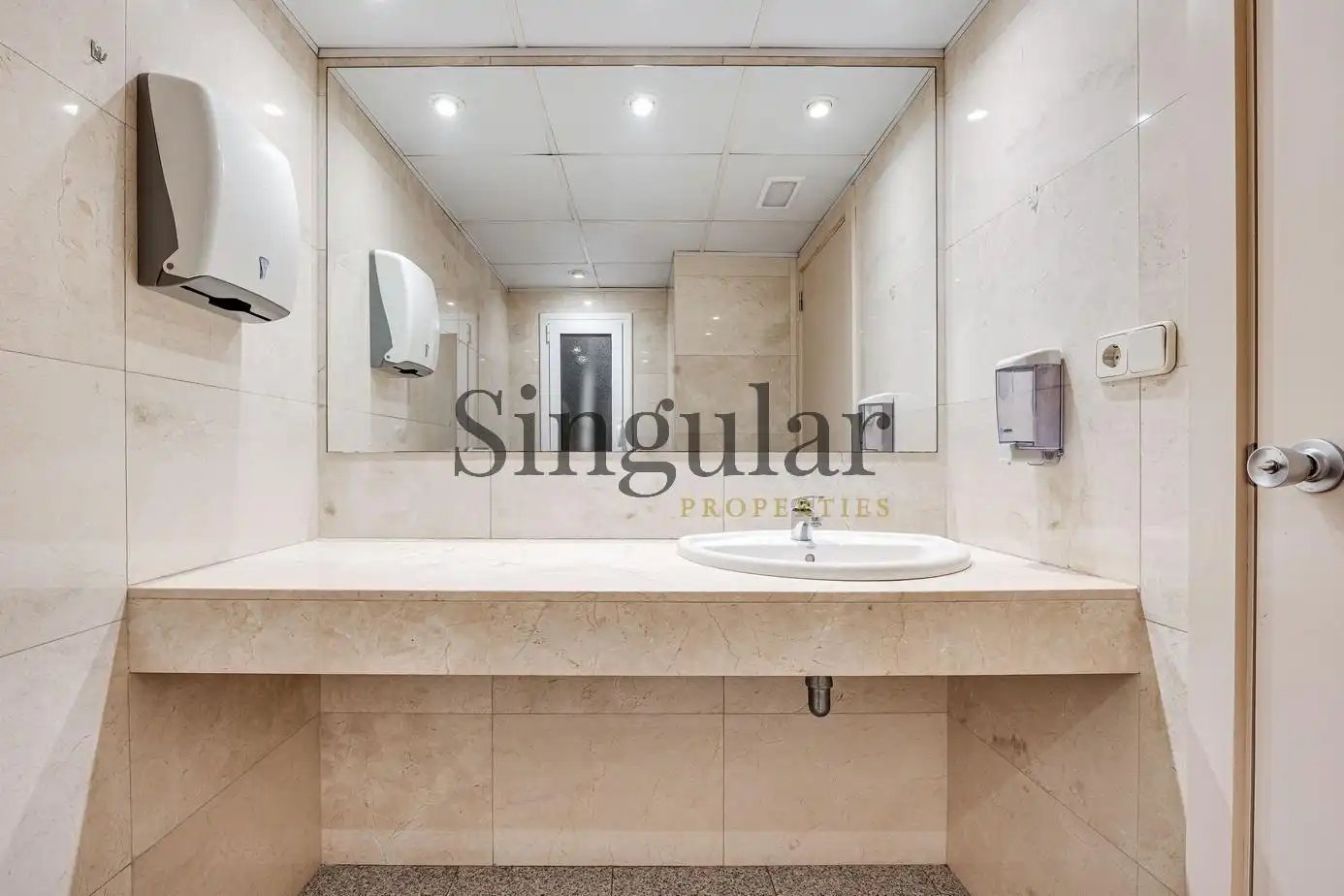 Badezimmer von Wohnung zum Verkauf in Barcelona