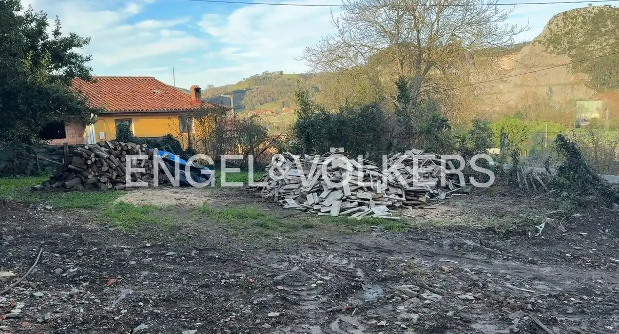 Casa o xalet en venda en Puente Viesgo amb Calefacció, Jardí privat i Balcó