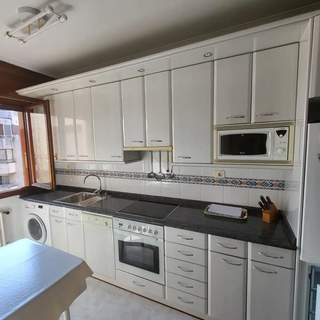 Kitchen of Flat for sale in Indautxu