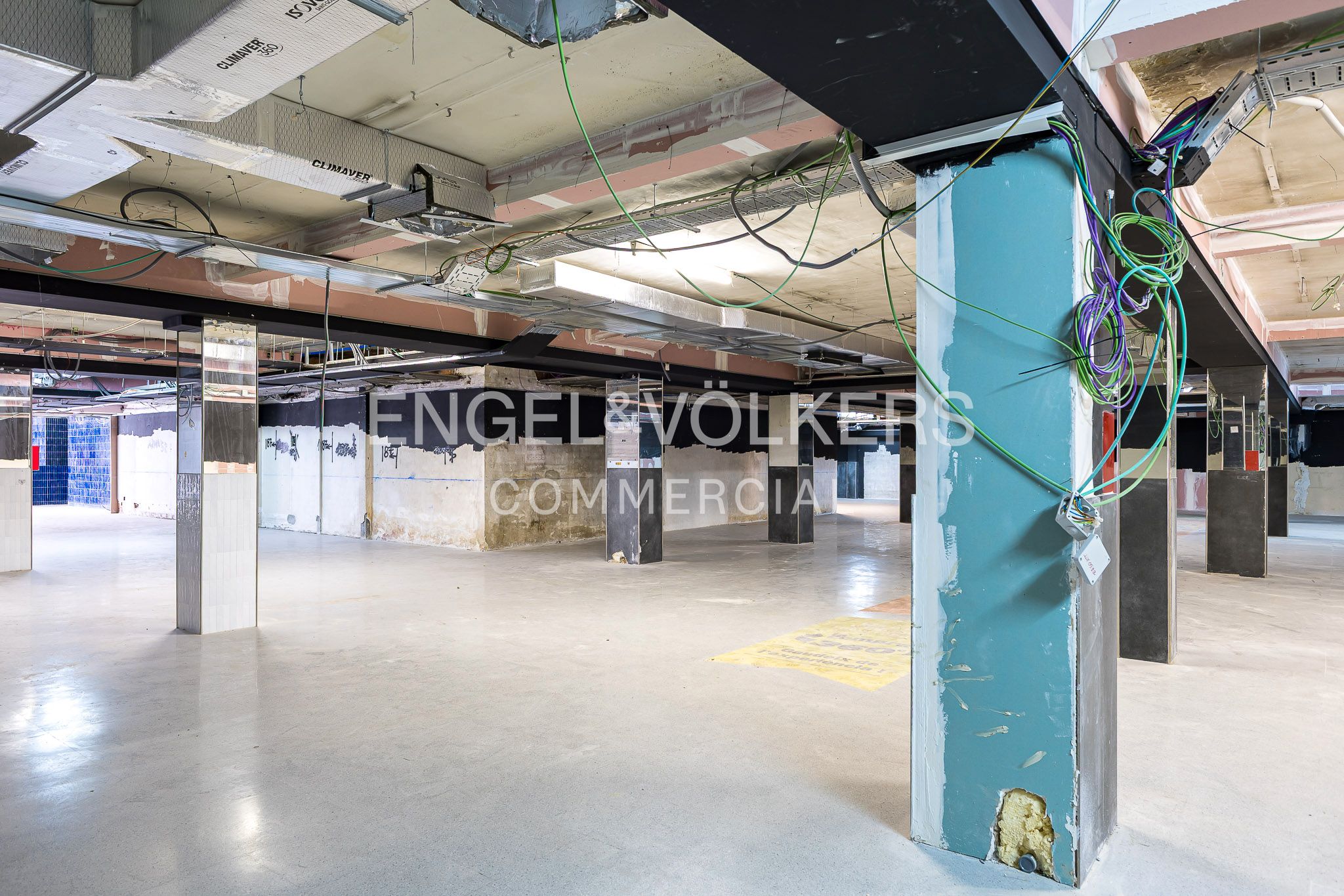 Premises for sale in  Barcelona Capital