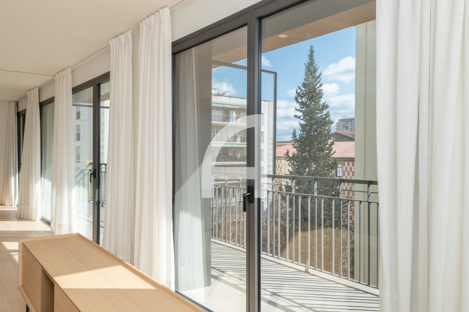Balcony of Flat for rent in Girona Capital  with Air Conditioner, Heating and Parquet flooring