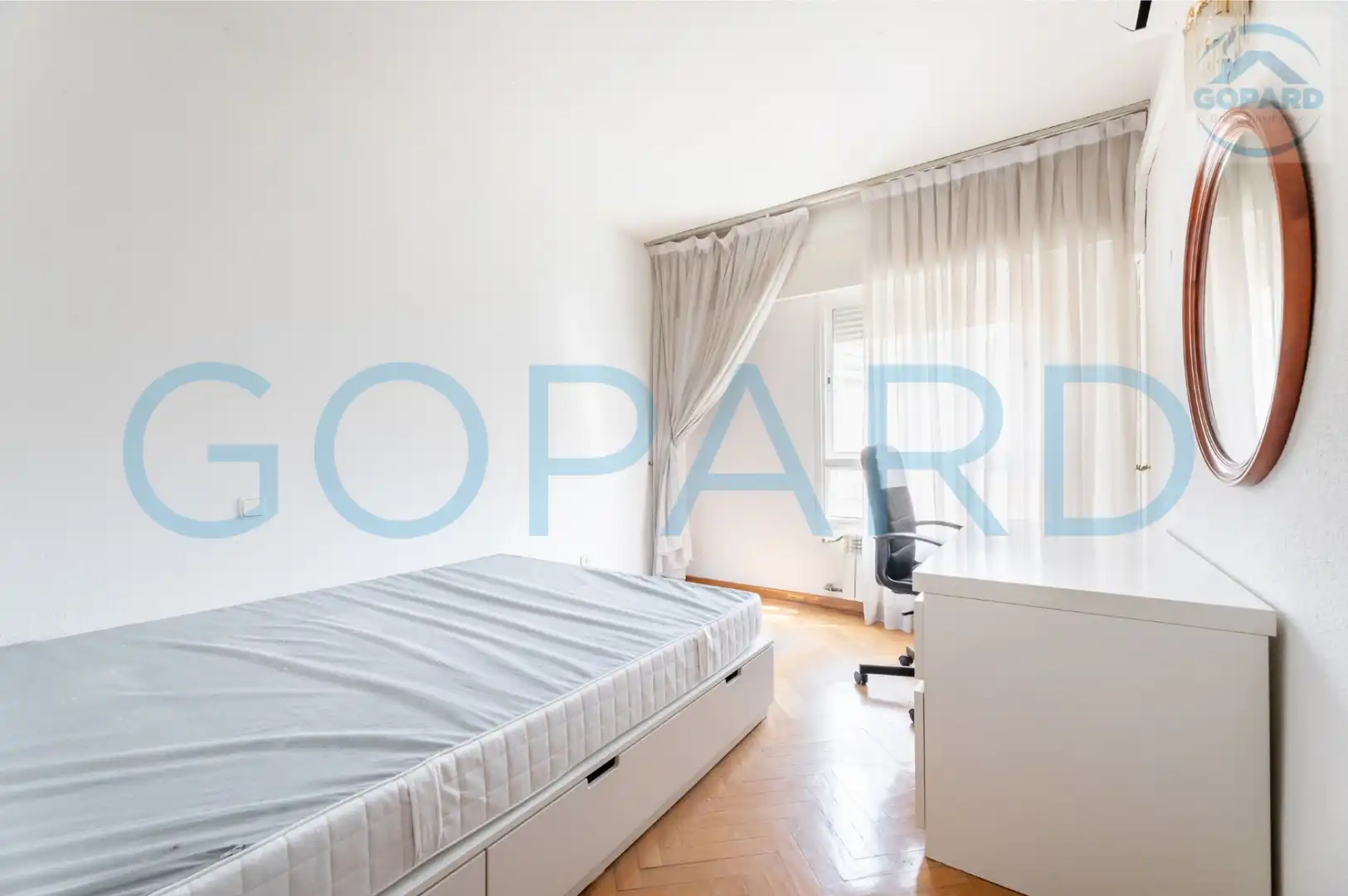 Schlafzimmer von Wohnung zum Verkauf in Madrid mit Klimaanlage, Heizung und Parkett