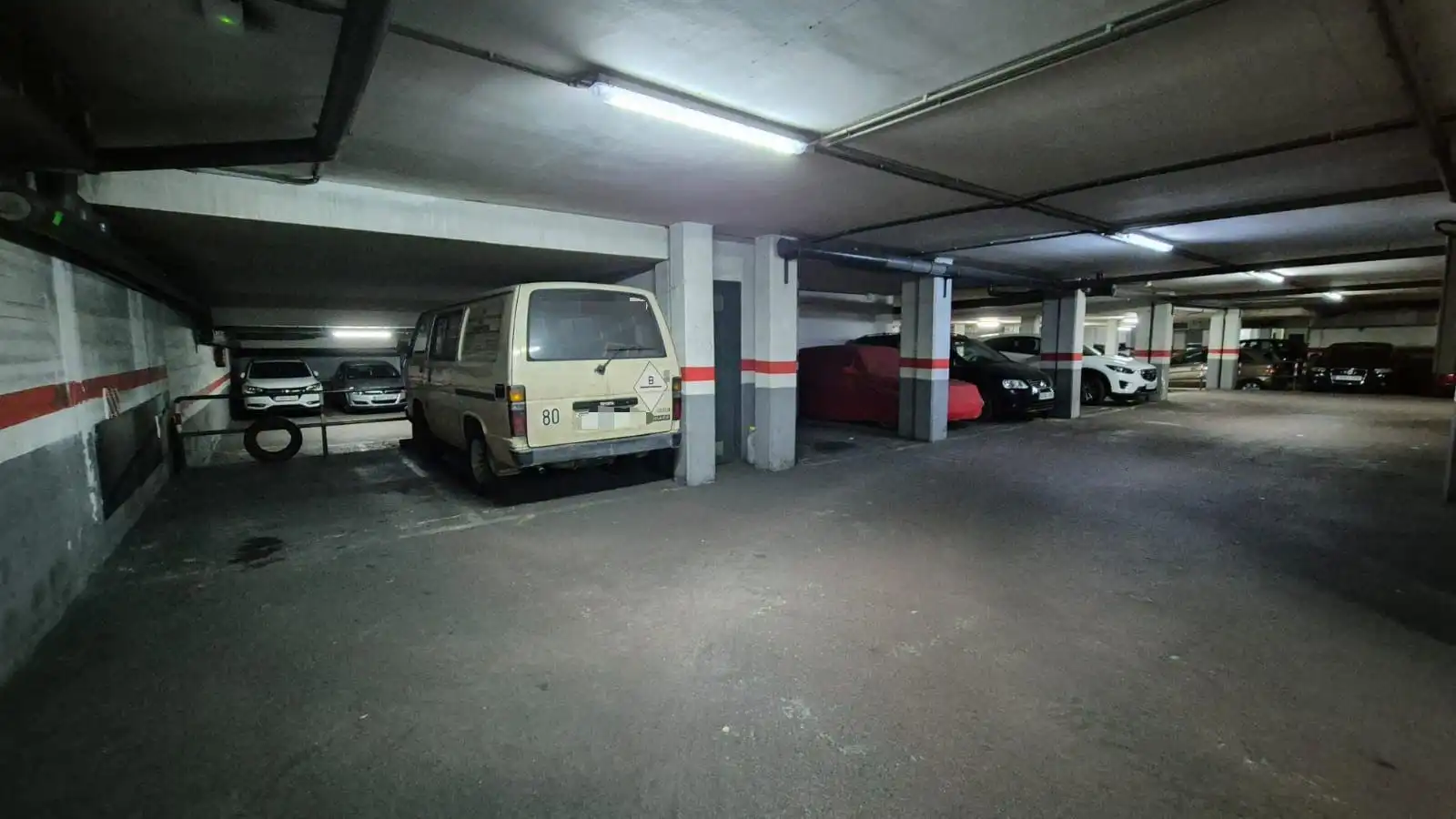 Aparcamiento en venta en Poble, imagen 2