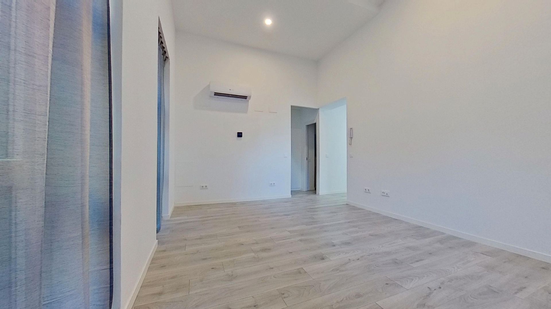 Flat for sale in  Madrid Capital  with Air Conditioner, Heating and Oven