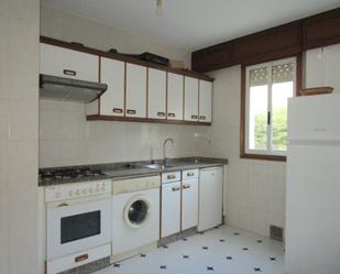 Cuina de Apartament de lloguer en Santiago de Compostela  amb Calefacció i Moblat