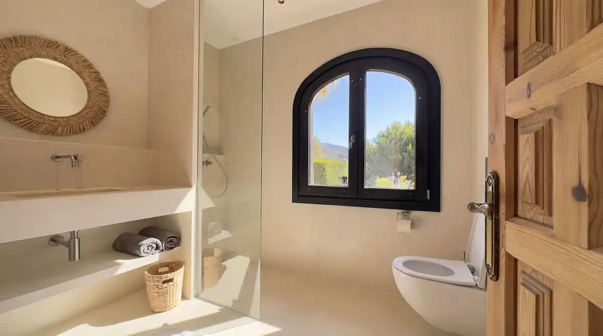 Bany de Finca rústica en venda en Alhaurín El Grande amb Aire condicionat, Jardí privat i Terrassa