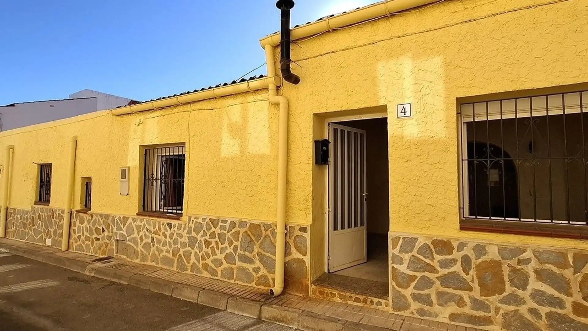 Vista exterior de Casa o xalet en venda en Turre amb Terrassa i Traster