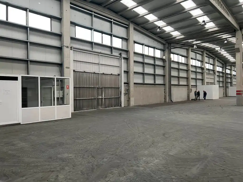Industrial building to rent in Almeiras, imagen 3