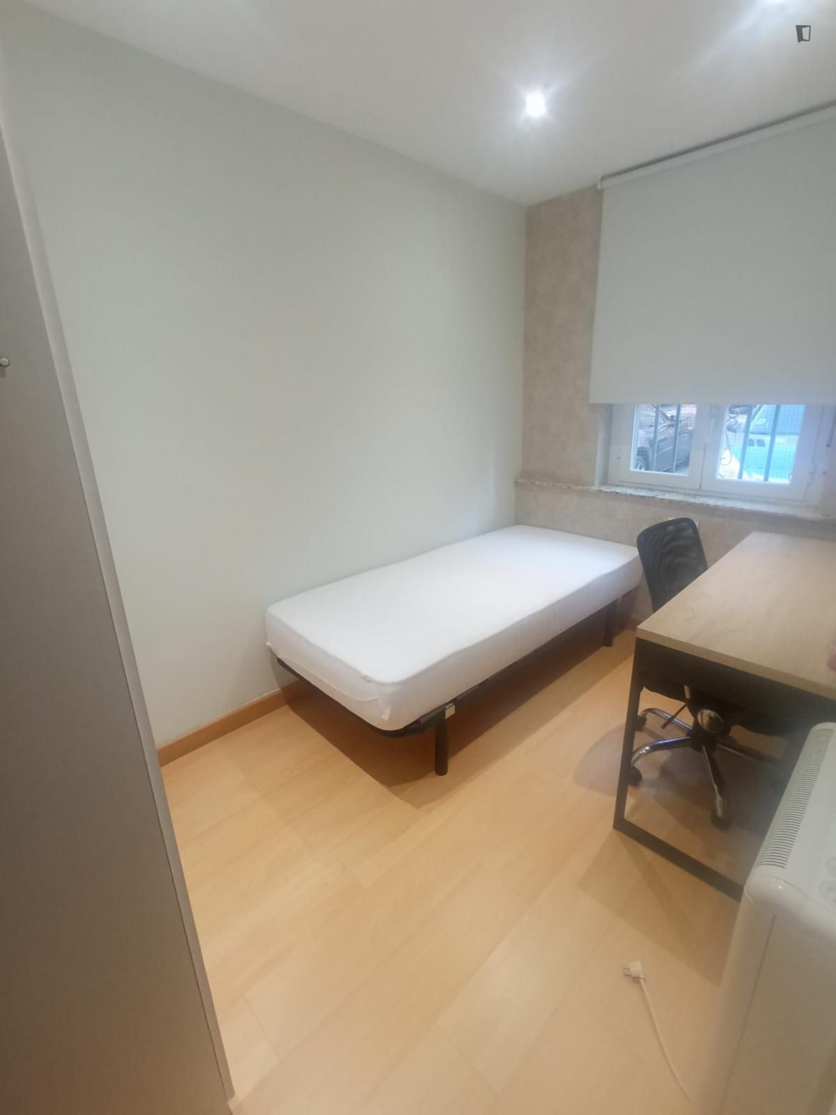 Dormitori de Apartament de lloguer en Salamanca Capital amb Calefacció, Moblat i Rentadora